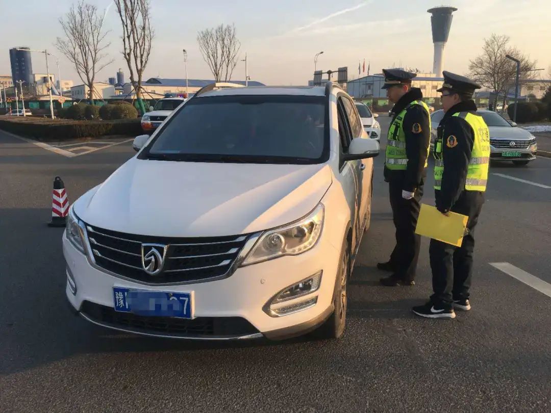 济南机场:严厉打击"黄牛""黑车" 取得阶段性成果