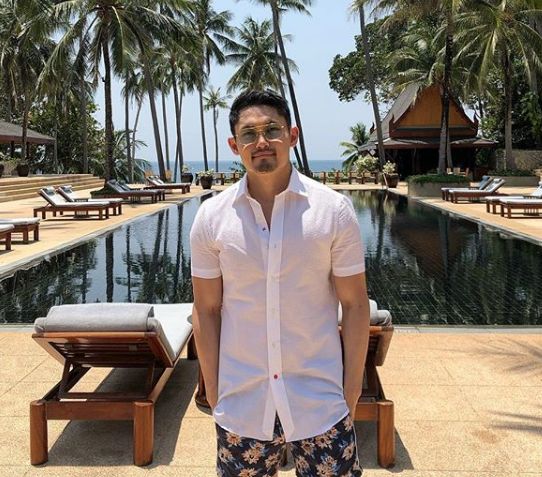 父亲朱金城从事房地产生意,还经营多家海鲜餐馆,可以说朱丽倩出身富贵