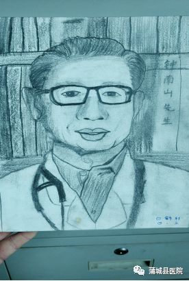 作者白鹤轩,蒲城县城南学校四年级三班学生,他得爸爸叫白正强,系蒲城