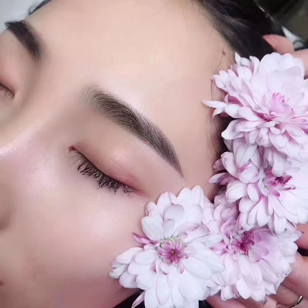 遇见需要二次补色的纹绣多一点耐心两次上色过后可以省事好几年