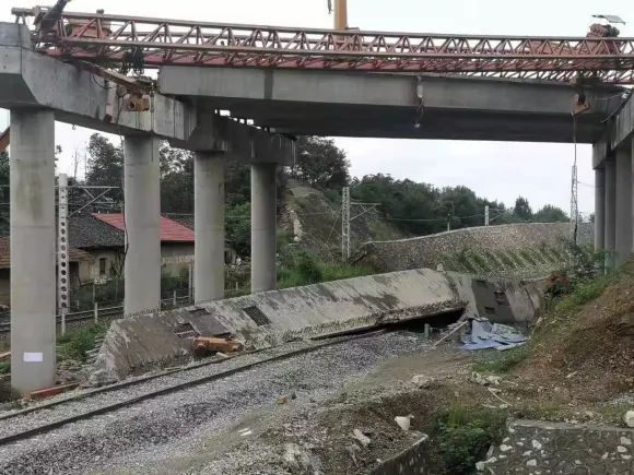 勉县718架桥机坍塌事故造成5死7伤涉嫌违规安装