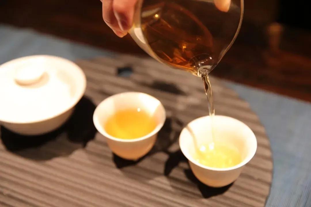 行香子·腊八日与洪仲简溪行其夜雪作汪莘野店残冬.