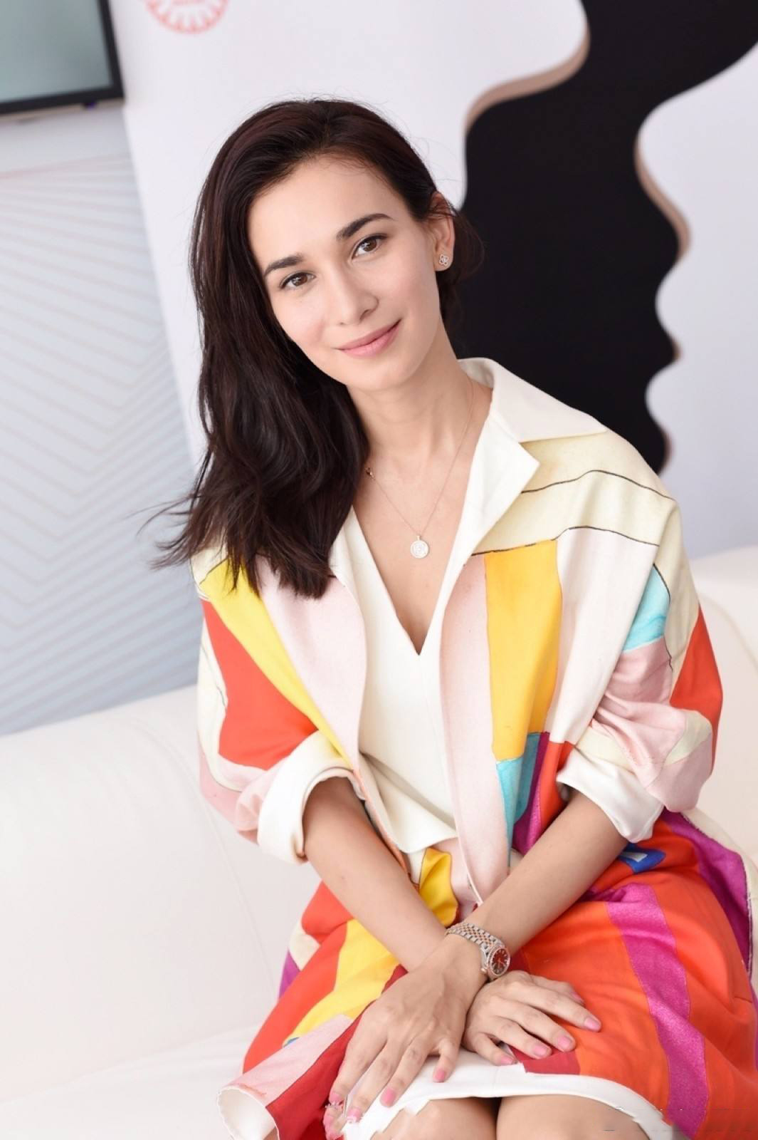 明星卢靖姗香港娱乐圈演员和歌手被誉为好莱坞武术新星