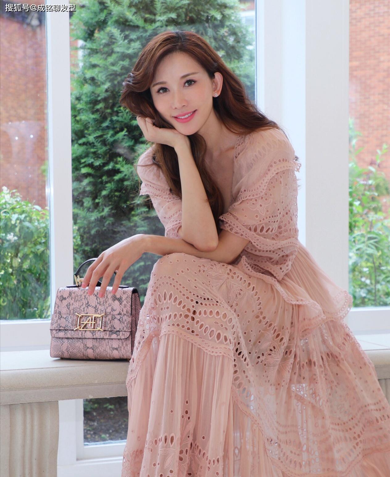 林志玲真是妖精穿红色短裤秀腿还不够套上渔网袜好妩媚