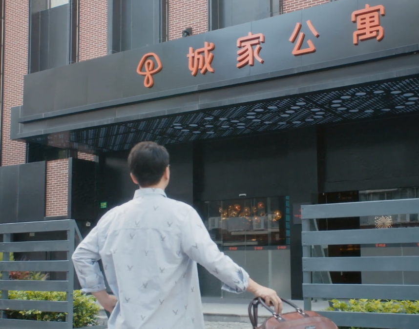 在瓜哥的教育下,985终于向安家天下递交了辞职信,去找姑姑,发展更