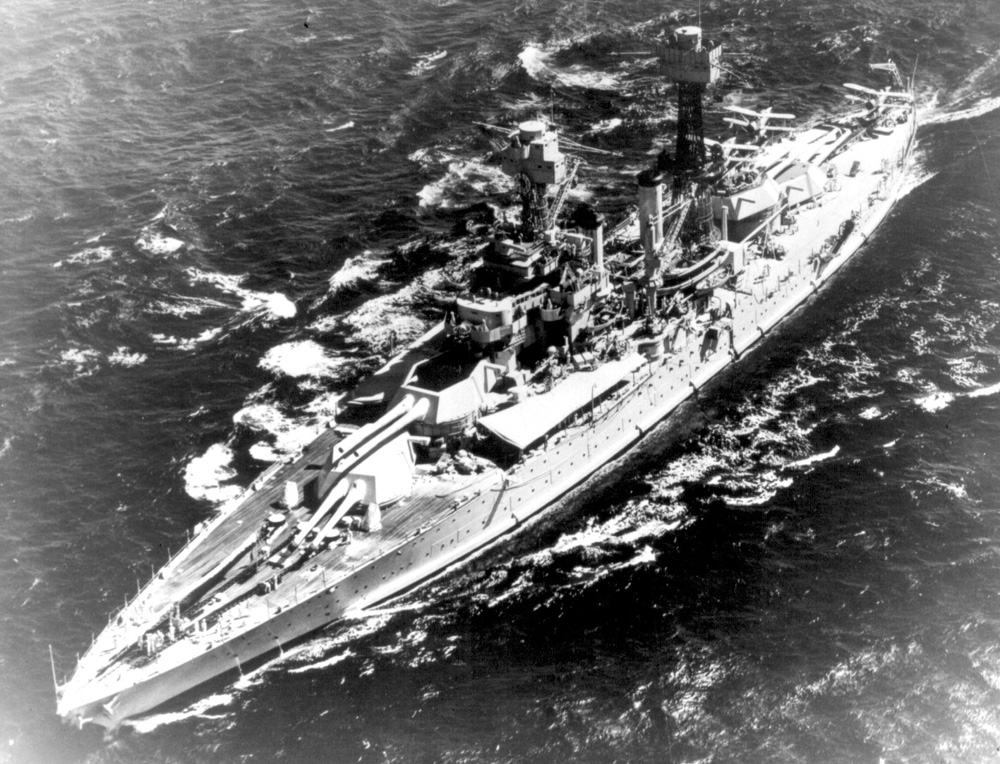 1941年12月7日,日军对珍珠港发动袭击时,西弗吉尼亚号就停泊在珍珠港.