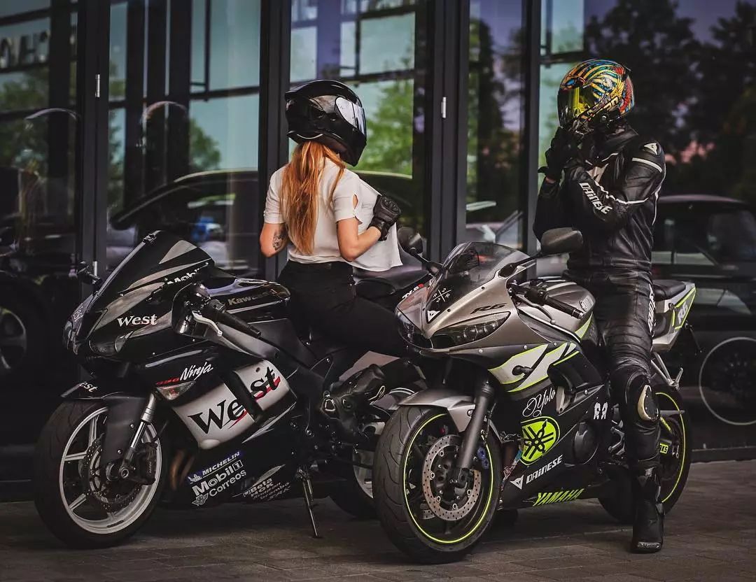 机车情侣照的正确打开方式.