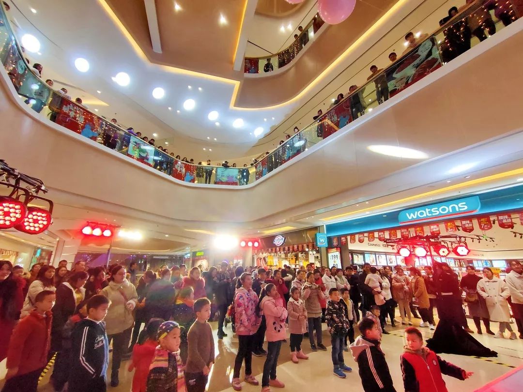 单日客流10万小城市购物中心怎么玩