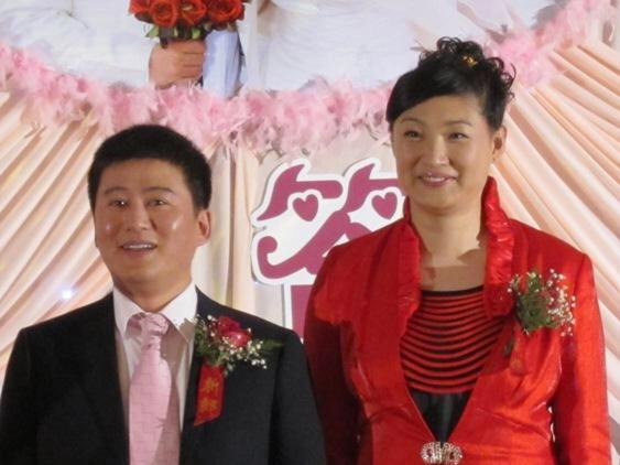 2010年杨昊与相恋9年的男友刘树国喜结良缘,刘树国比杨昊要矮半个头