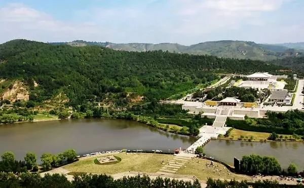 桥山上的轩辕台