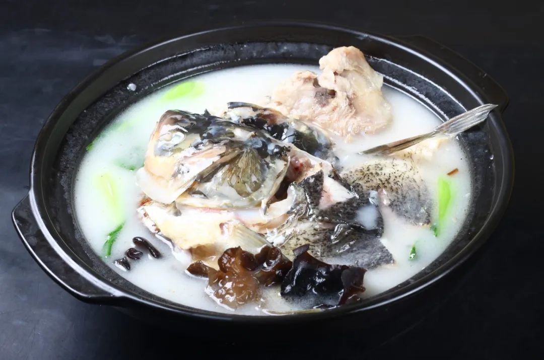 鳗鱼头豆腐汤图片