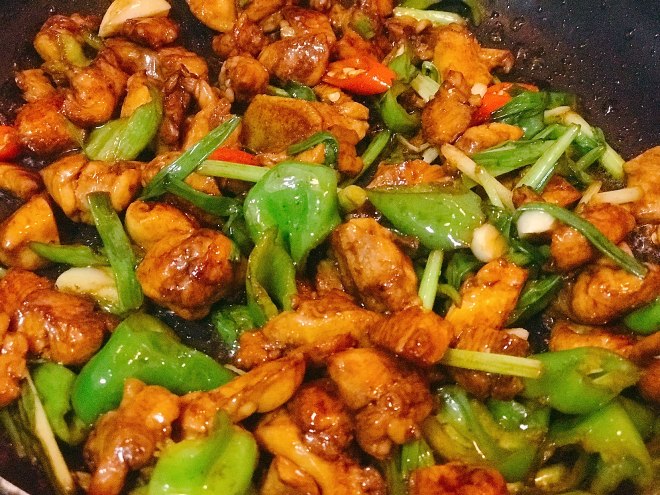 原创家常鸡肉菜谱辣炒鸡丁简单美味营养真是米饭杀手不够吃