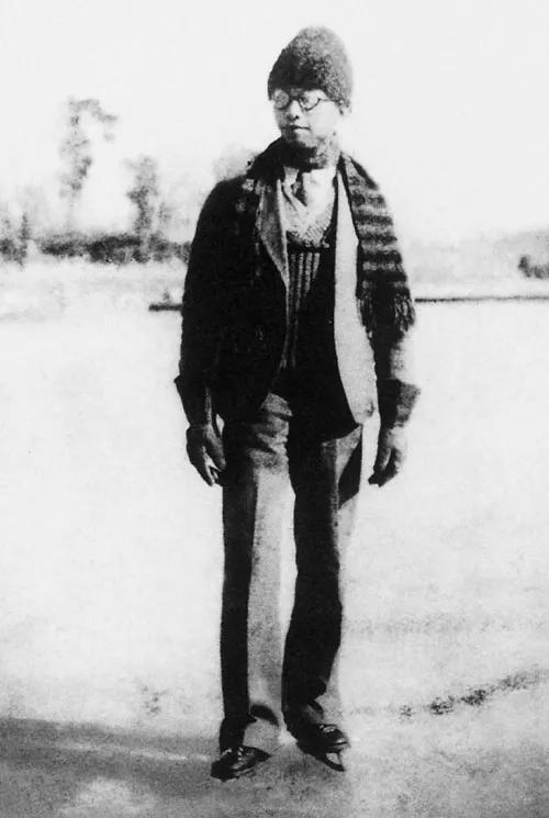 洋油"历史,捐百万房产支持家乡_侯祥麟