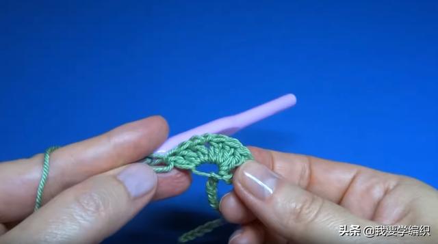 这个季节钩一些小背心挺不错三色扇贝花无袖背心教程新手可学