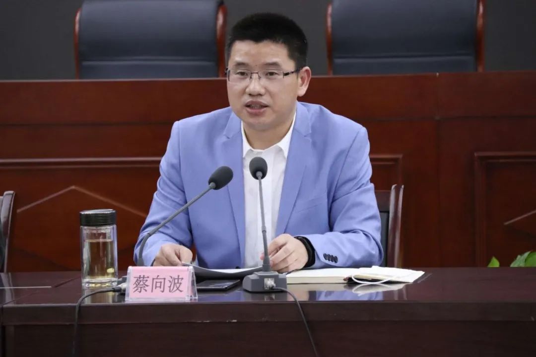 茶山街道召开中层干部交流会