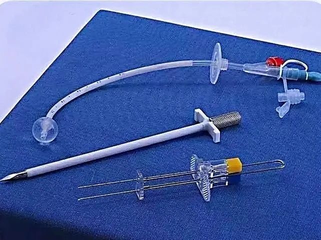 【医技】市十院首例dsa引导下经皮局麻胃造瘘术成功开展,解决患者进食