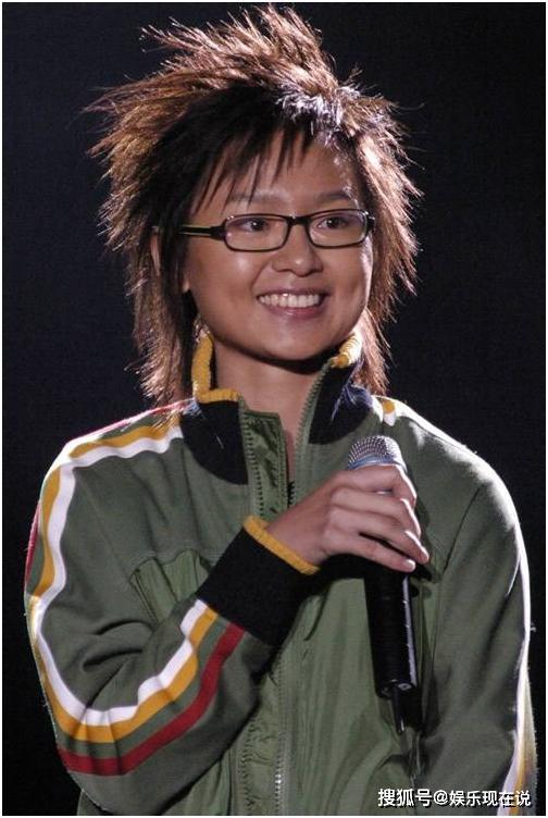 岁著名超女唱歌,皮肤泛黄抬头纹严重显老态,豪宅私密物品曝光_周笔畅