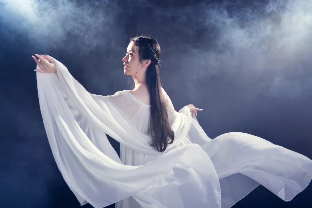 潇湘才女楚凌岚凤凰山之恋