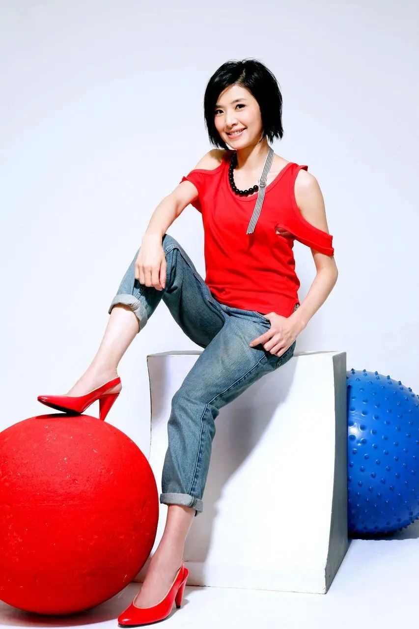 原创苏慧伦时隔13年后回归身材宛若少女没人敢说她50岁