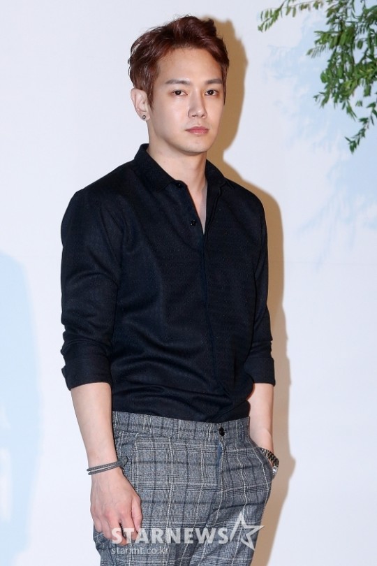 [星闻]fly to the sky黄伦硕酒后驾驶被查,酒精浓度超吊销驾照标准