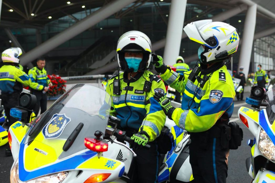 英雄归来最高礼遇交警护航