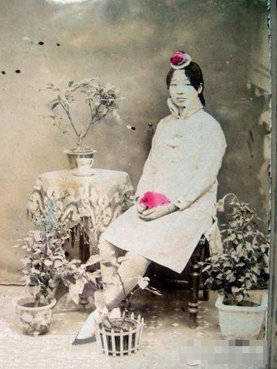 原创缠足陋习缘何成为古代女子必修的礼仪课