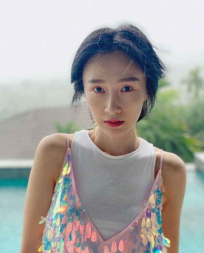 "慕容云朵"近照变尖脸,最火时嫁富商生子,今33岁变化太别扭_肖涵