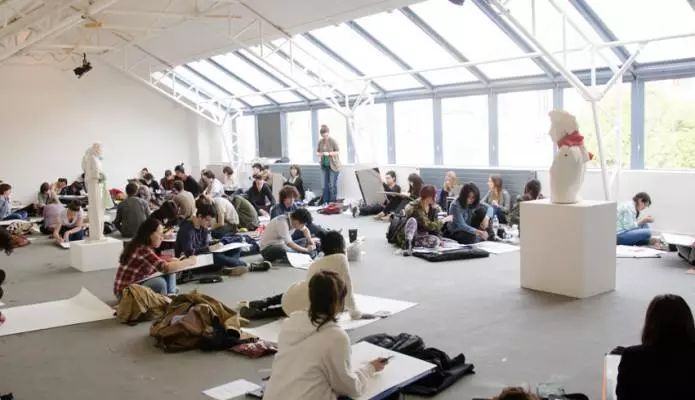国外少儿美术教育的借鉴意义