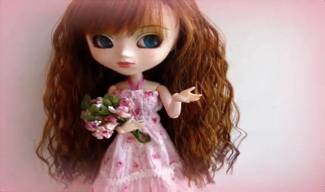 【衣服】樱桃子的宠粉日常:自己动手给芭比娃娃做一件抹胸公主连衣裙