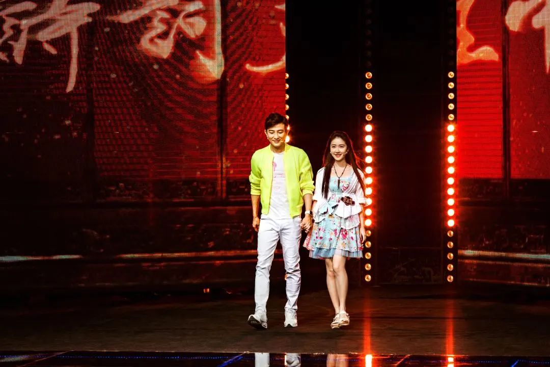 楚凌岚登台《中华好诗词》现场)(点击观看2014年,楚凌岚登上河北卫视