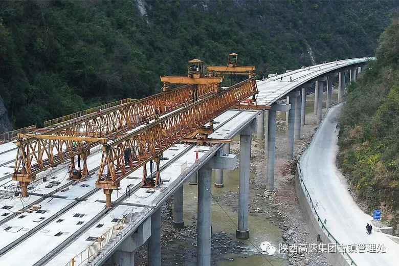 04km,其中钢混组合梁桥长6.15km,箱梁桥长5.