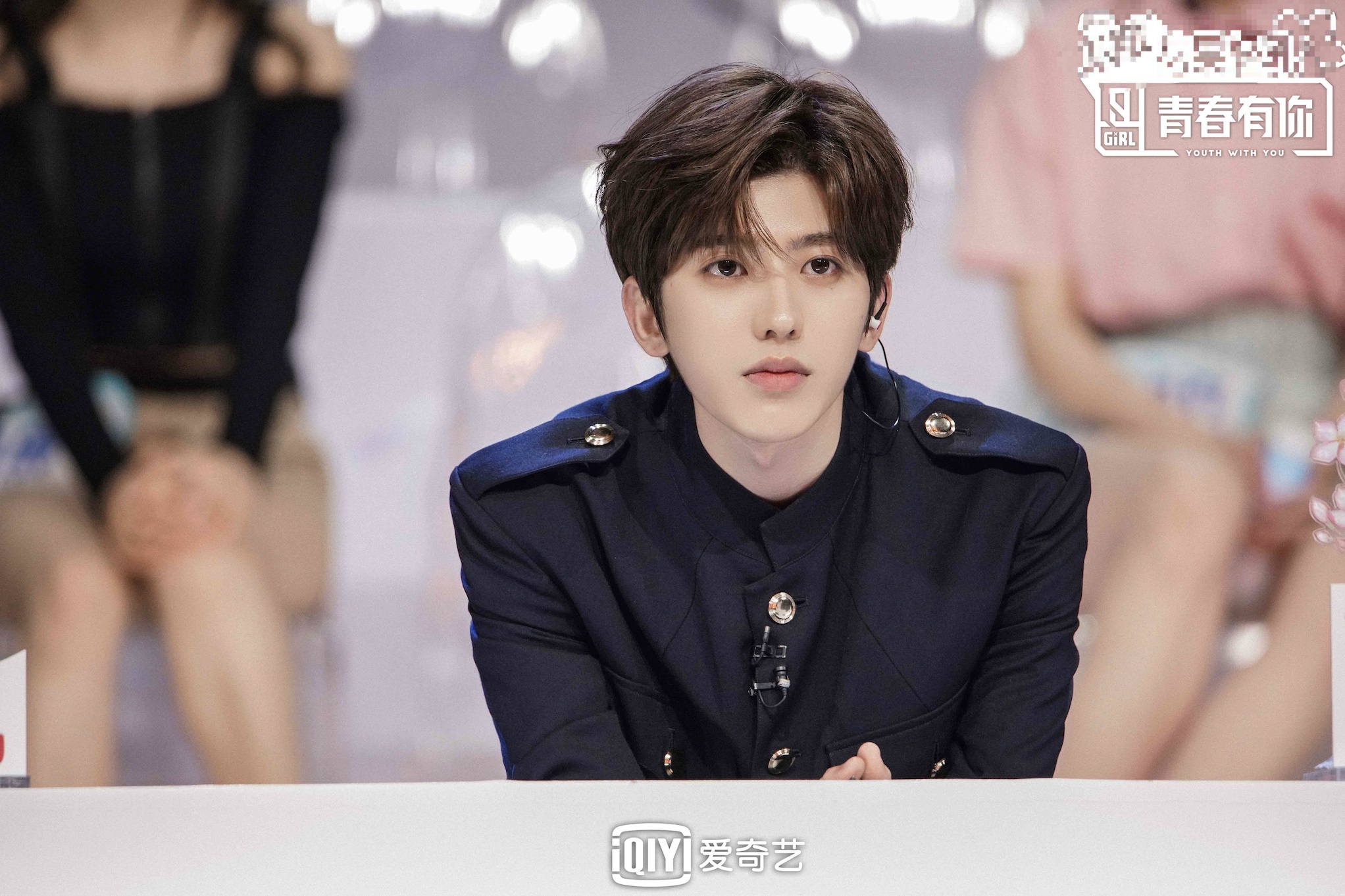 蔡徐坤《青春有你2》为回锅肉发声 训练生回应质疑