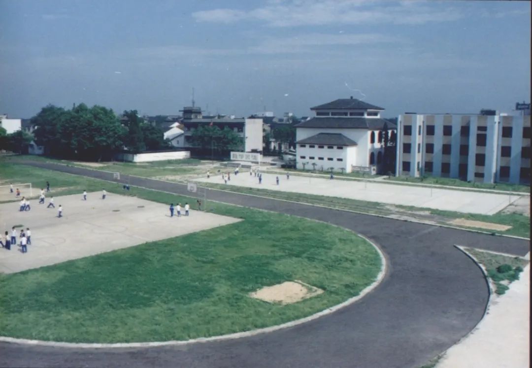 3000高中生震泽中学老校区6月完工
