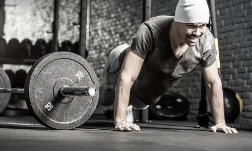 强身心健体魄待山河无恙共聚1037