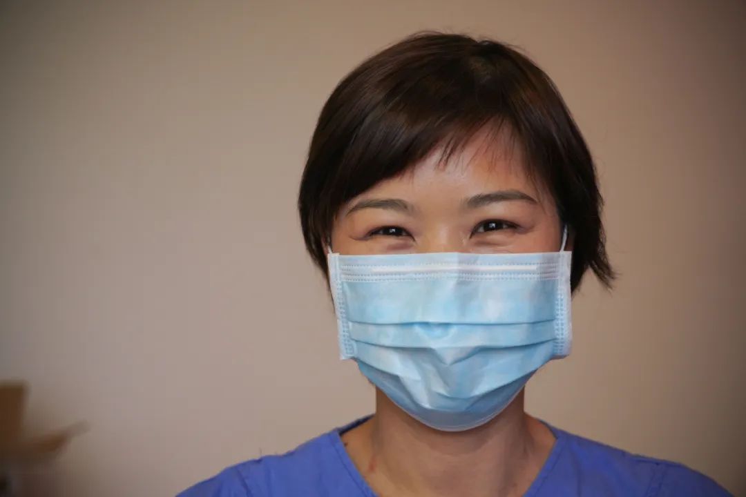 致敬英雄40天40张面孔你摘下口罩的样子真美