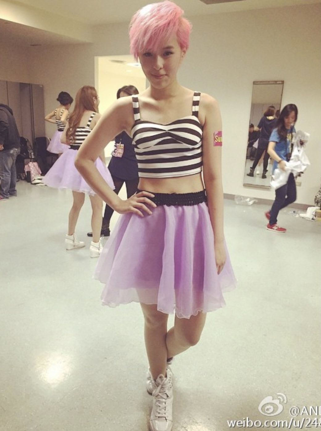 火箭少女sunnee杨芸晴穿裙子,横冲直撞20岁学妹上线