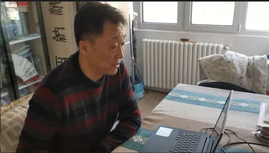 云公开课中的肖勇老师在日常面对面的教学教育中,老师有时难免会因为