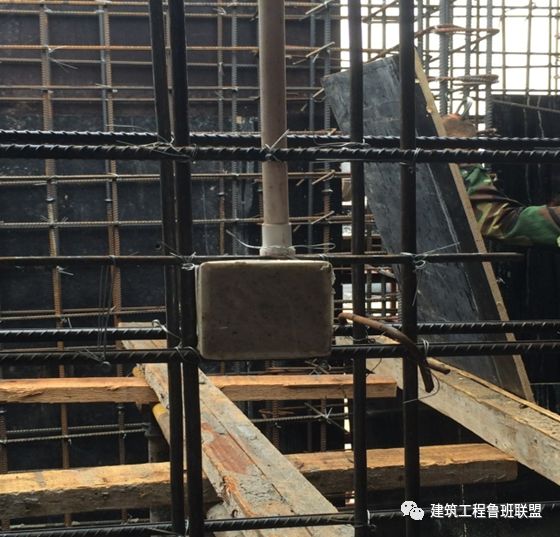 墙体pvc接线盒预埋质量合格顶板钢质线盒方正钢质线盒增加索姆墙体pvc