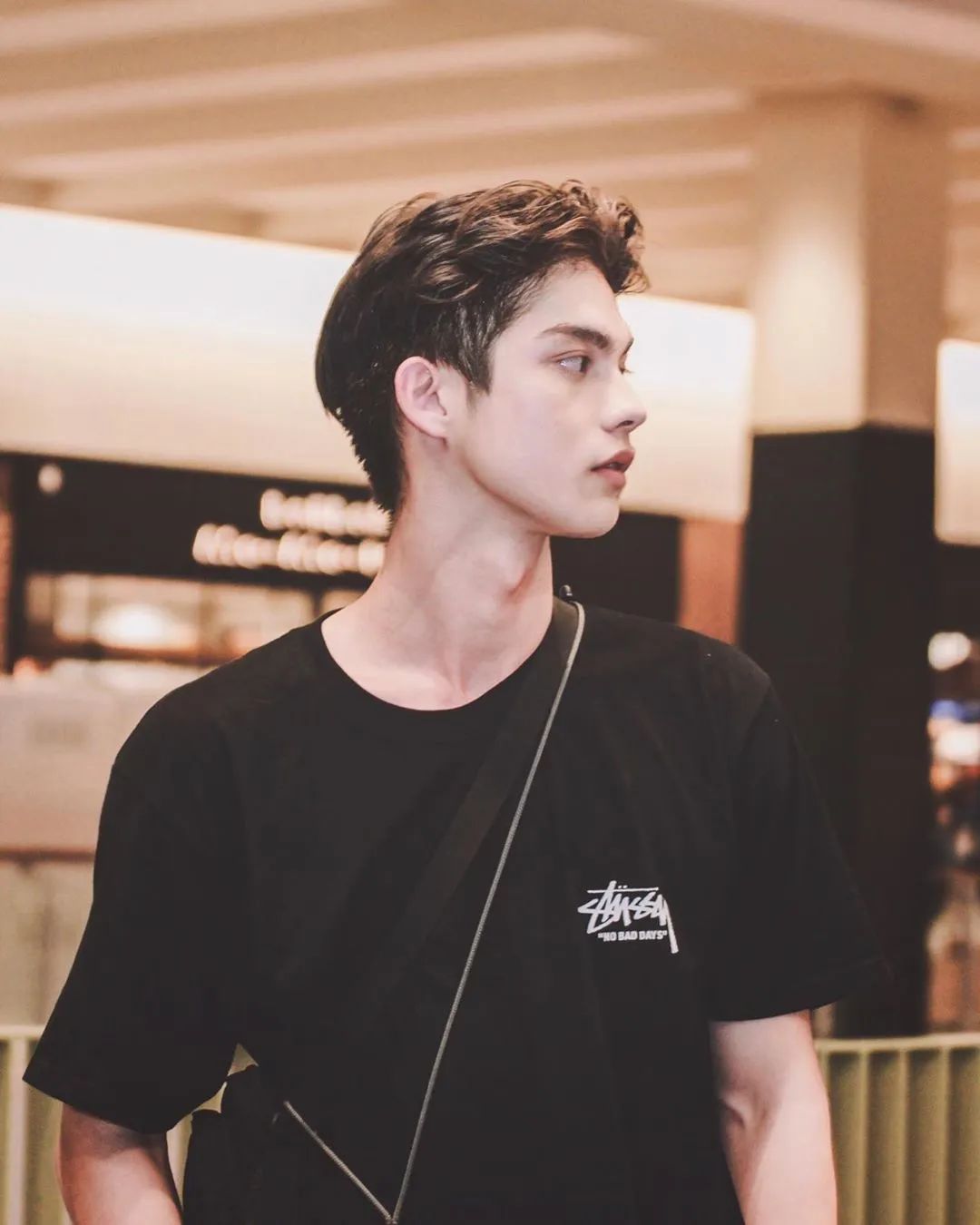 《假偶天成》里这个小哥哥,颜值太让人上头!_bright