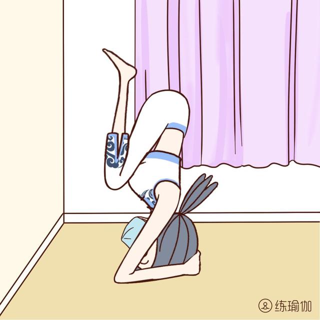 瑜伽体式之王,坚持倒立60秒,皮肤紧致人年轻,高阶玩家都在练_双脚