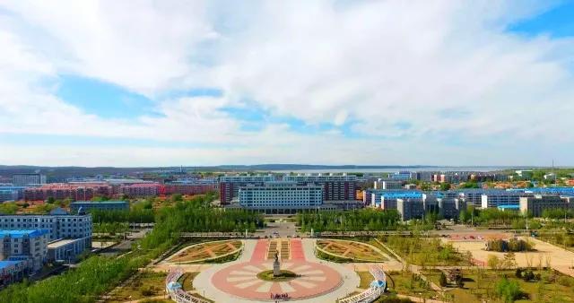 格尼为鄂温克语"辽阔的平原"河名,农场名,地处格尼河畔,场以河名格尼