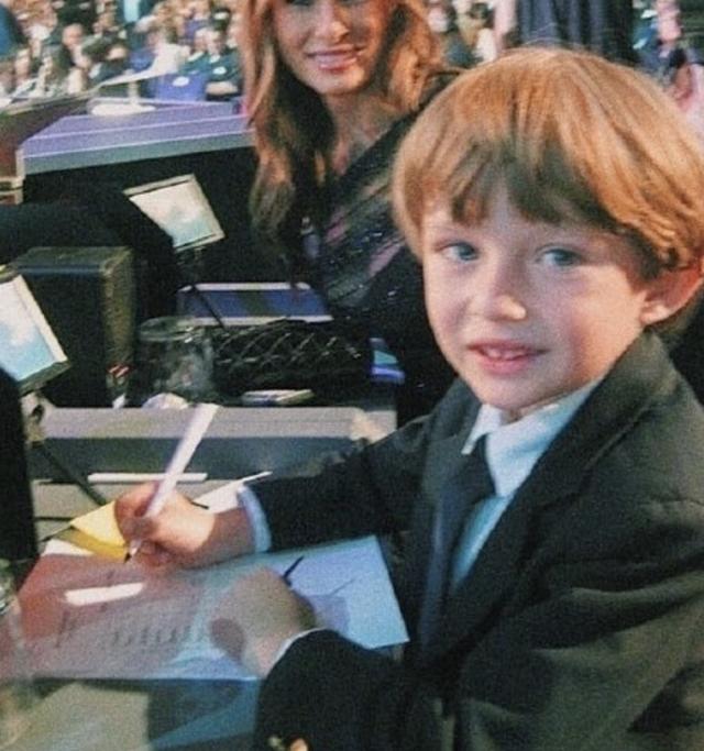 特朗普最小儿子生日宴迷倒众生,身高190cm,被称为亿万美元宝贝_巴伦