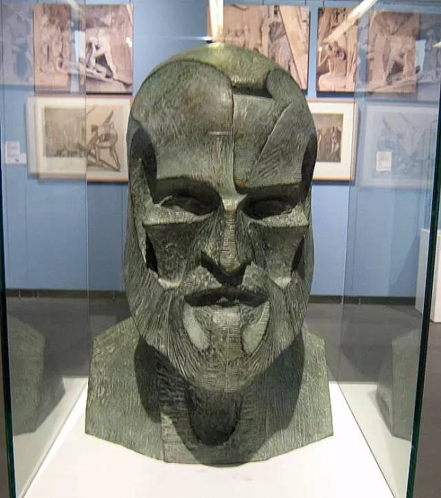 西班牙现代雕塑大师苏比拉克