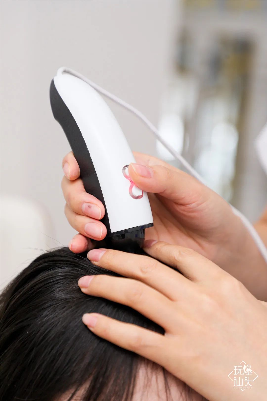 养发师也通过检测能够更了解你的发质和对症下药