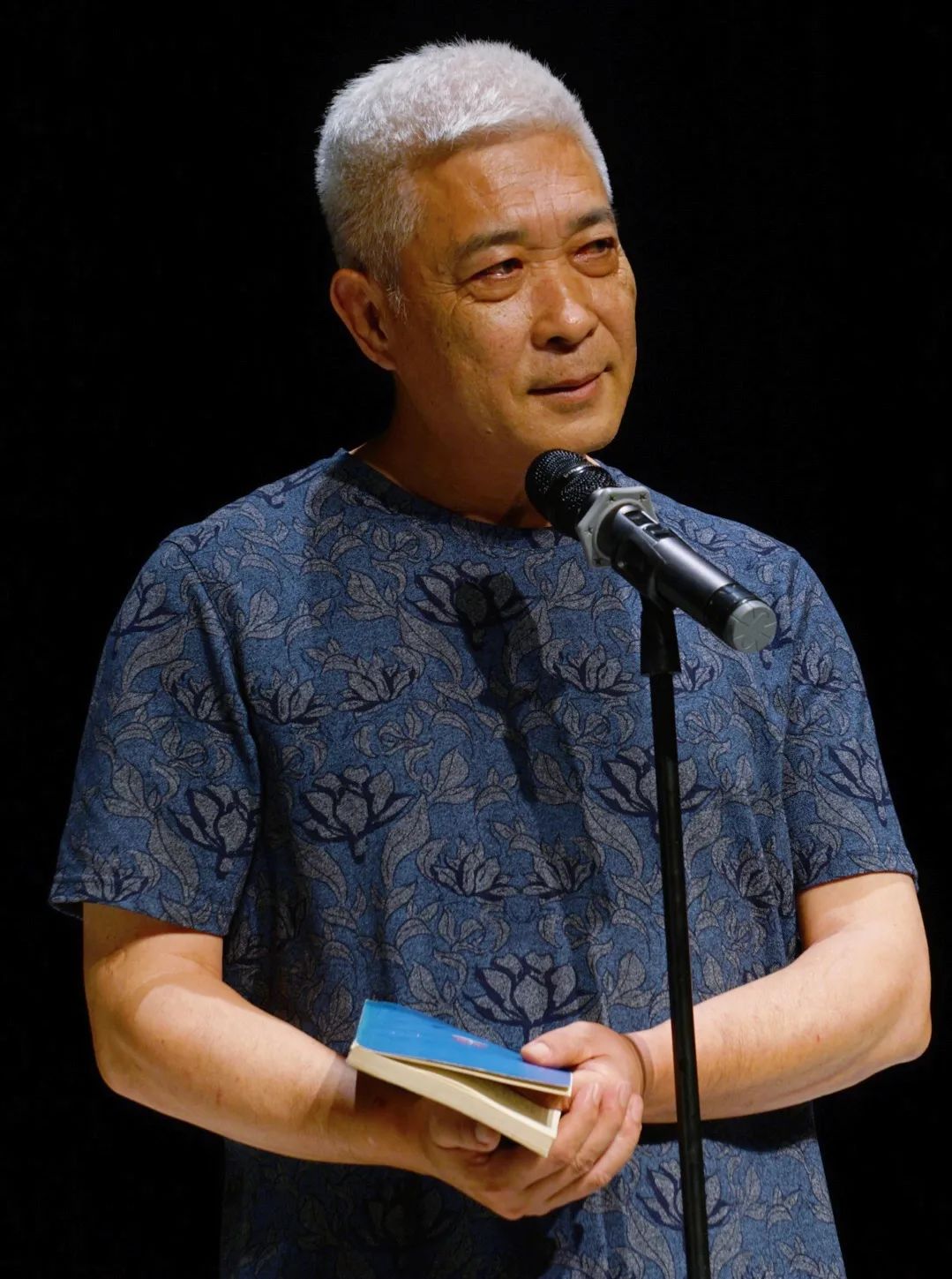 改革开放之后,第一届是79班,王晓鹰,查明哲,娄乃鸣那一班.