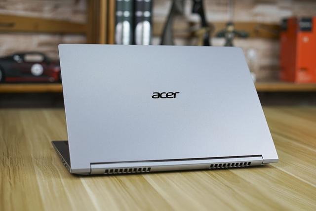 acer蜂鸟3降价八代酷睿高色域14寸轻薄本3789元办公首选