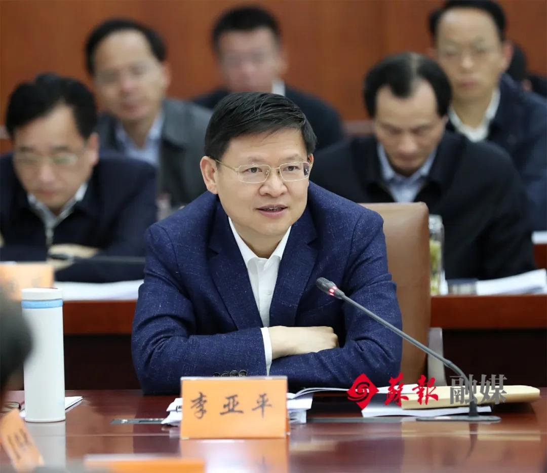 多地书记市长带头摘了口罩_吴清