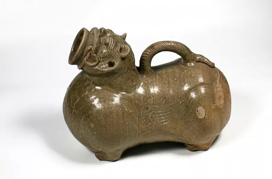 溧阳博物馆看馆藏二十一西晋青瓷虎子