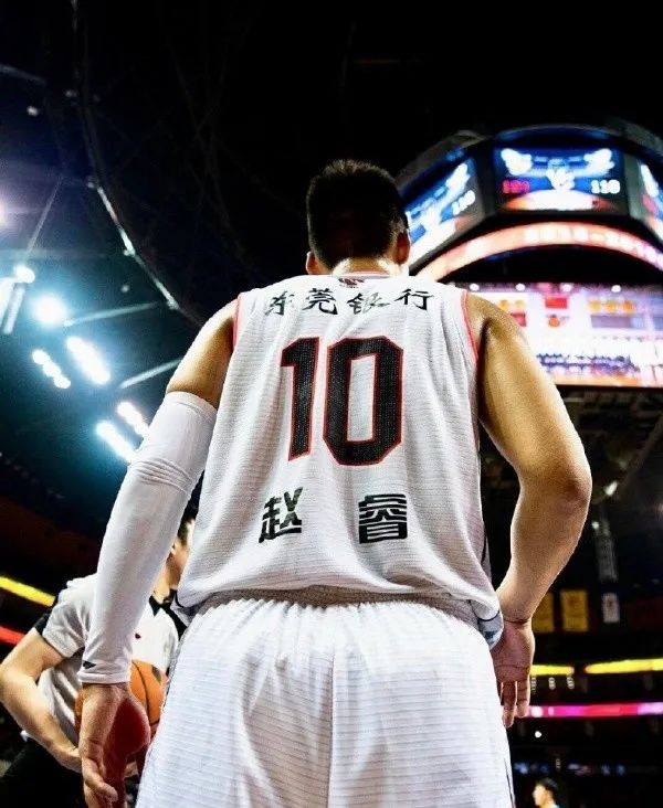 赵睿签约世界第一经纪公司目标冲击nba