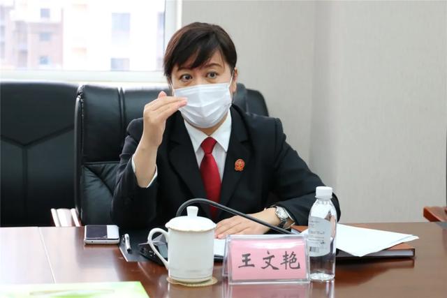 调研中,开发区法院党组书记,院长王文艳全面汇报了开发区法院贯彻落实